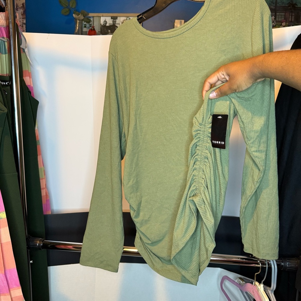 NWT Torrid size 3 Side Olivine Cinch Crew Long Sleeve Top - Picture 5 of 8